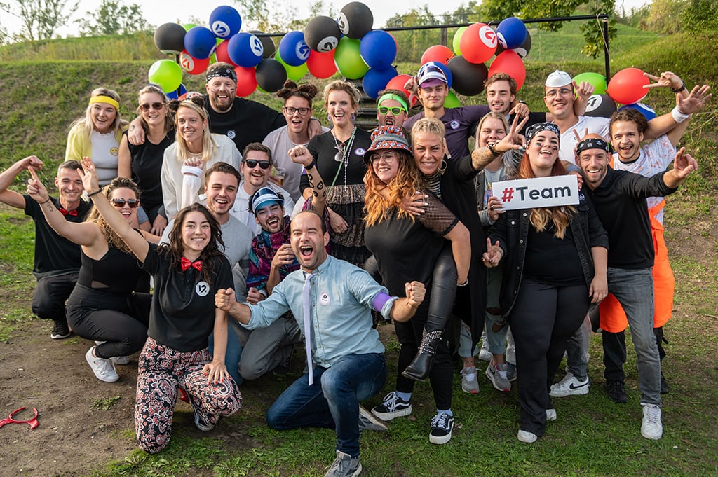 blije groep mensen